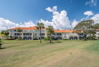 5060 HARMONY Circle 105, Vero Beach, FL 32967