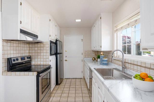 2045 Helena Way, Redwood City, CA 94061
