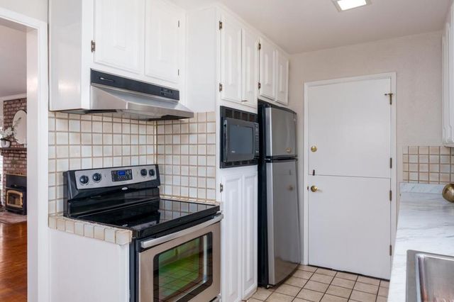 2045 Helena Way, Redwood City, CA 94061