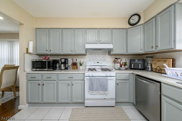 56 Lentz Ave, Newark City, NJ 07105