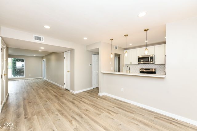 3016 Lake Shore Drive B, Indianapolis, IN 46205