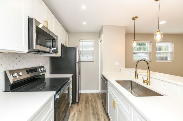 3016 Lake Shore Drive B, Indianapolis, IN 46205