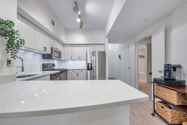 520 S ARMENIA AVENUE 1233, Tampa, FL 33609