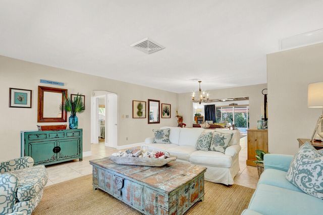 324 BLOSSOM Lane, West Palm Beach, FL 33404