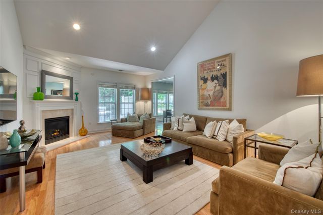 171 Jonathan Lane, Westhampton, NY 11977