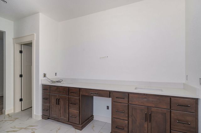 1326 N Dunmore Circle, Nixa, MO 65714