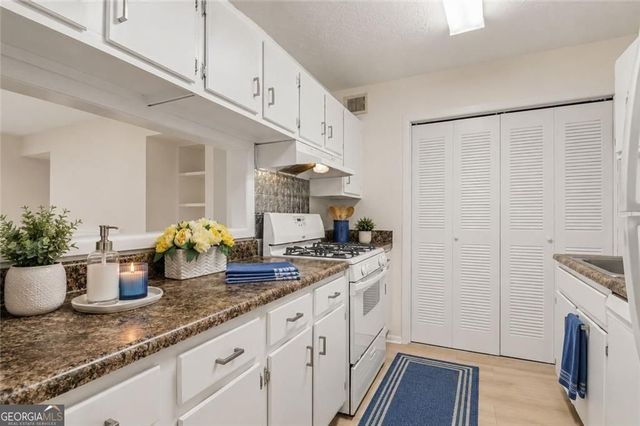 101 Dunbar Drive, Dunwoody, GA 30338