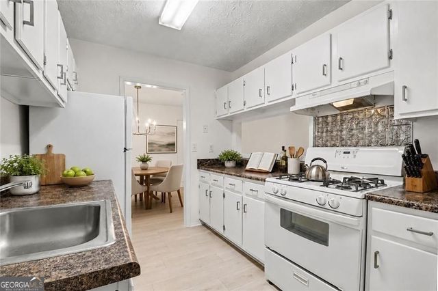 101 Dunbar Drive, Dunwoody, GA 30338
