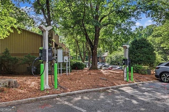 101 Dunbar Drive, Dunwoody, GA 30338