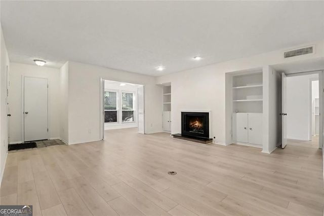 101 Dunbar Drive, Dunwoody, GA 30338
