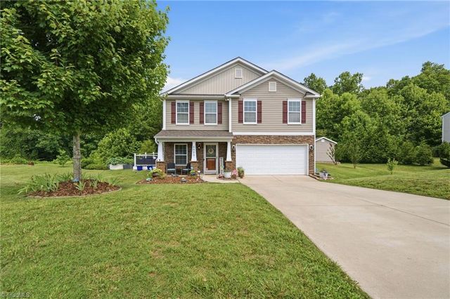 6689 Ridge Bluff Drive, Rural Hall, NC 27045