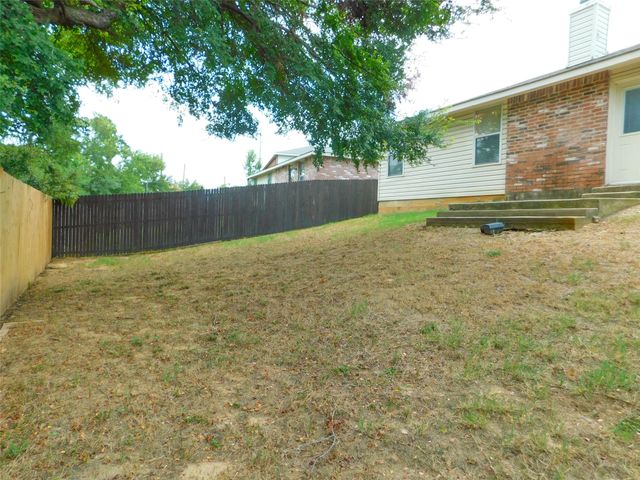 5901 Thoroughbred Trail, Denton, TX 76210