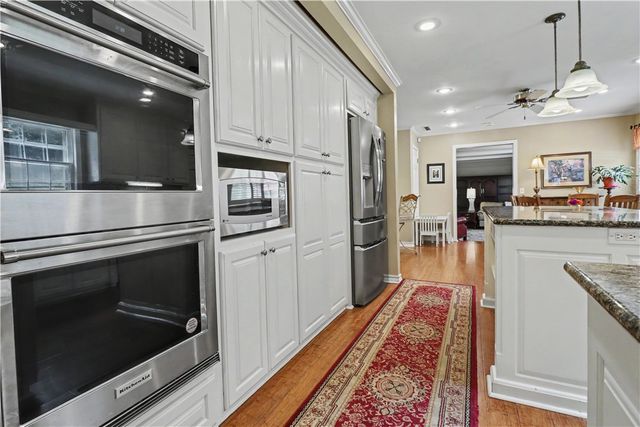 1134 N Crossover Road, Fayetteville, AR 72701