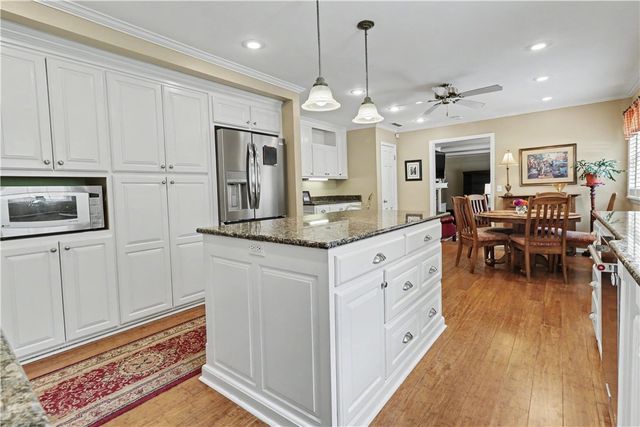 1134 N Crossover Road, Fayetteville, AR 72701