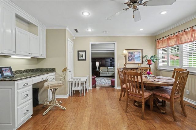 1134 N Crossover Road, Fayetteville, AR 72701