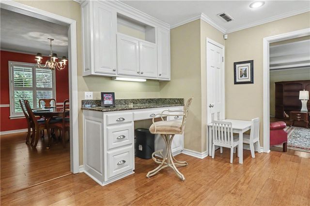 1134 N Crossover Road, Fayetteville, AR 72701
