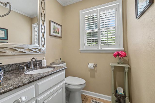 1134 N Crossover Road, Fayetteville, AR 72701