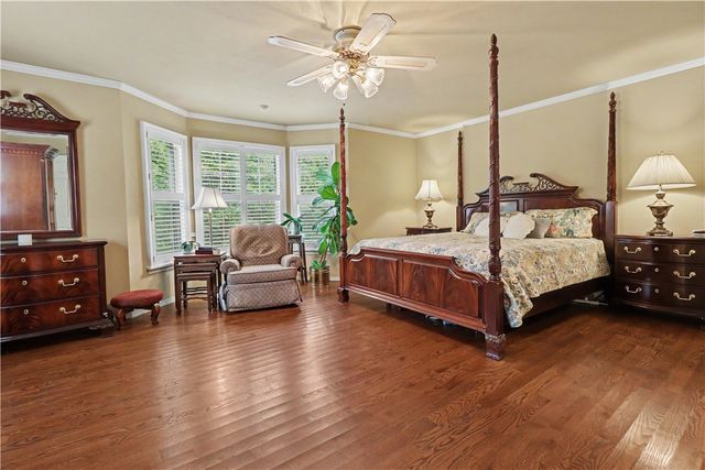 1134 N Crossover Road, Fayetteville, AR 72701