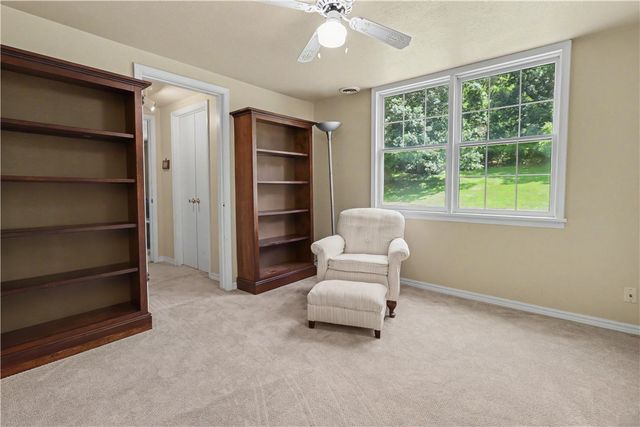1134 N Crossover Road, Fayetteville, AR 72701