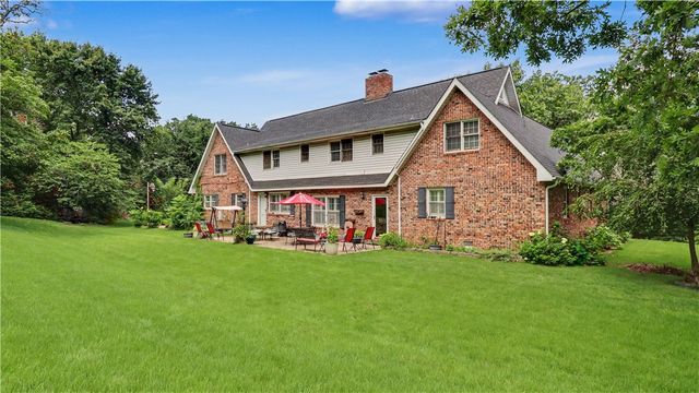1134 N Crossover Road, Fayetteville, AR 72701