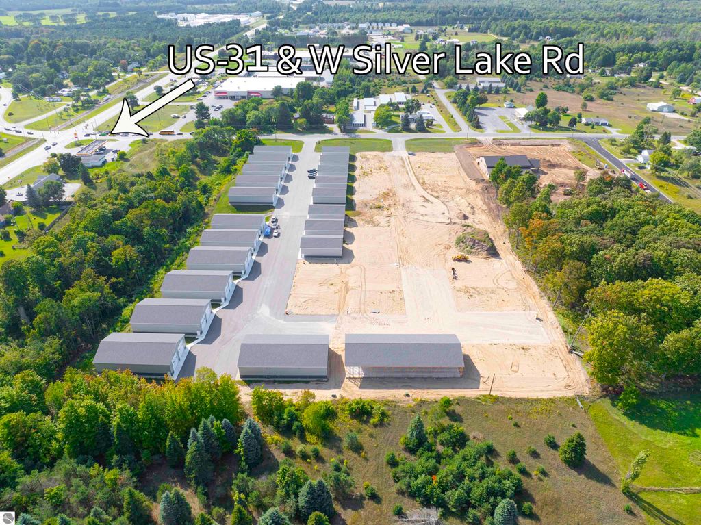 Image 2 of property listing at 5884 Storage Loop Drive # 13, Traverse City, MI 49685