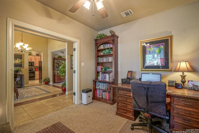 569 Rose Branch Dr, La Vernia, TX 78121