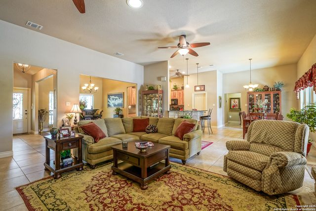 569 Rose Branch Dr, La Vernia, TX 78121