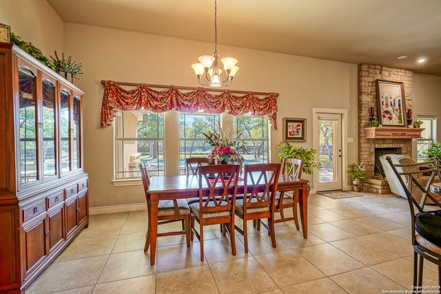 569 Rose Branch Dr, La Vernia, TX 78121