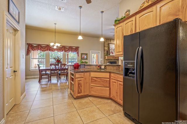 569 Rose Branch Dr, La Vernia, TX 78121