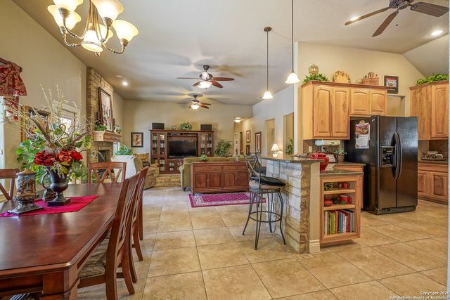 569 Rose Branch Dr, La Vernia, TX 78121