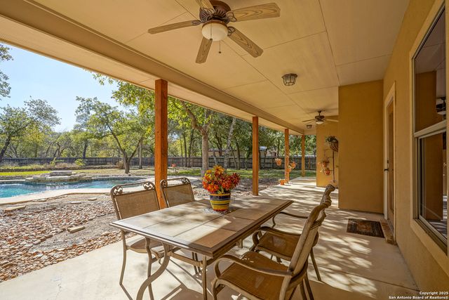 569 Rose Branch Dr, La Vernia, TX 78121