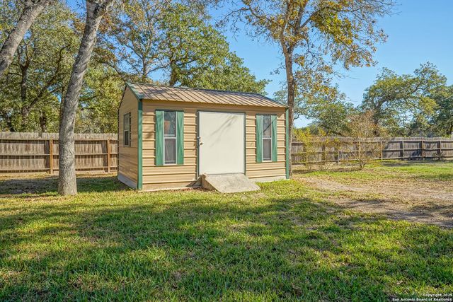 569 Rose Branch Dr, La Vernia, TX 78121