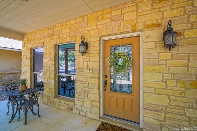 569 Rose Branch Dr, La Vernia, TX 78121