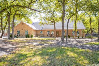 569 Rose Branch Dr, La Vernia, TX 78121