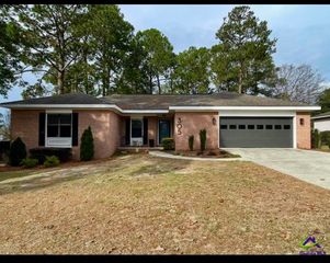 305 Overlook Drive, Warner Robins, GA 31088