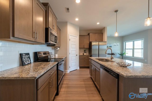 106 Elaina Grey Court, New Market, AL 35761