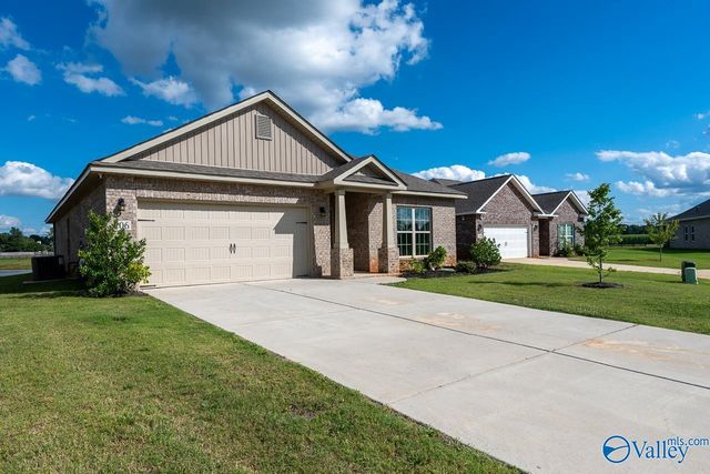 106 Elaina Grey Court, New Market, AL 35761