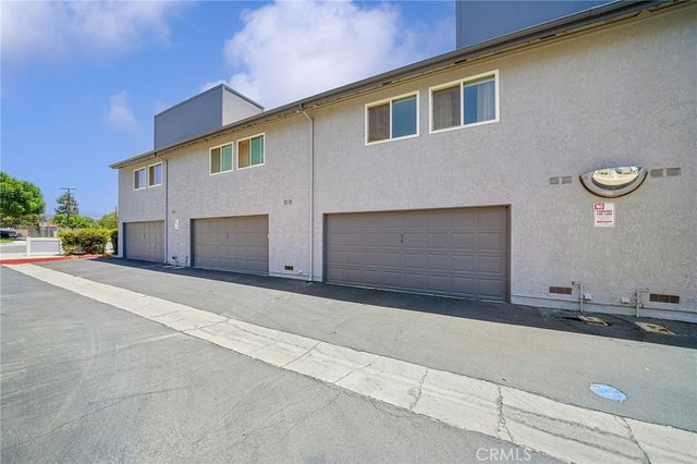 900 W Sierra Madre 36, Azusa, CA 91702