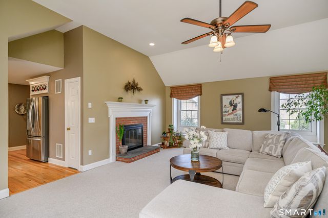 20 Charter Ridge Drive, Newtown, CT 06482