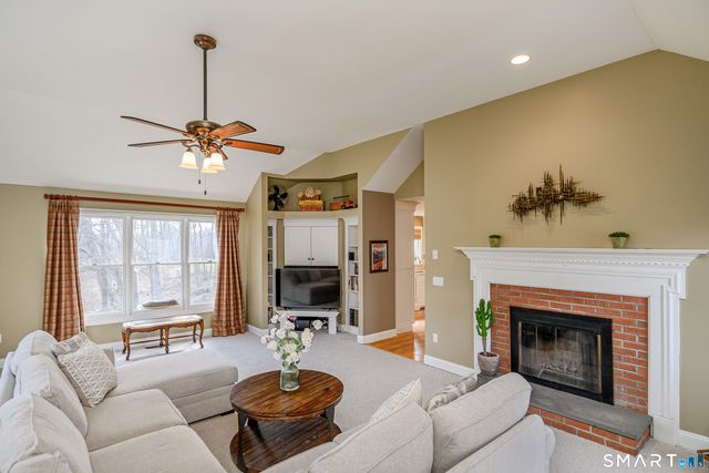 20 Charter Ridge Drive, Newtown, CT 06482