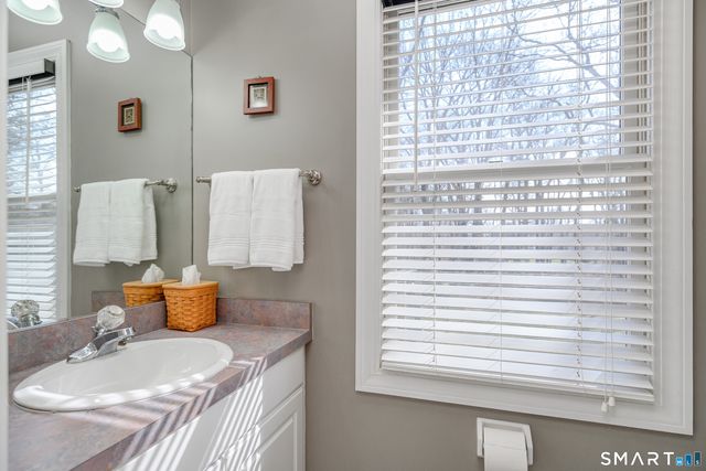 20 Charter Ridge Drive, Newtown, CT 06482