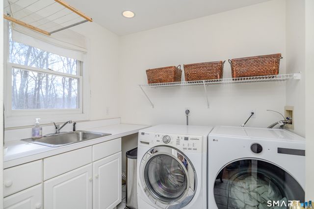 20 Charter Ridge Drive, Newtown, CT 06482