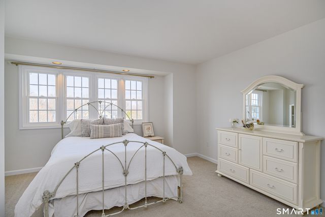 20 Charter Ridge Drive, Newtown, CT 06482