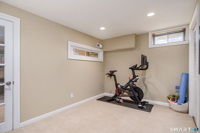 20 Charter Ridge Drive, Newtown, CT 06482