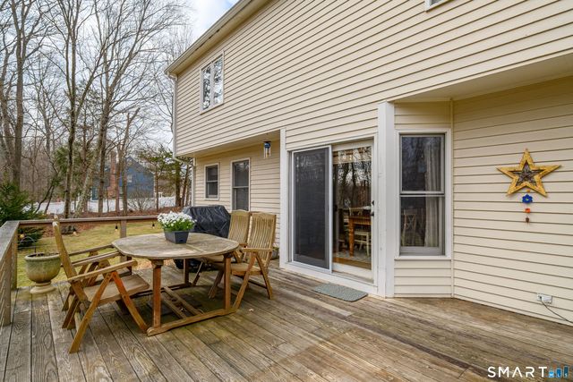 20 Charter Ridge Drive, Newtown, CT 06482