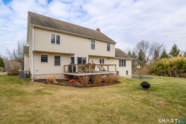 20 Charter Ridge Drive, Newtown, CT 06482