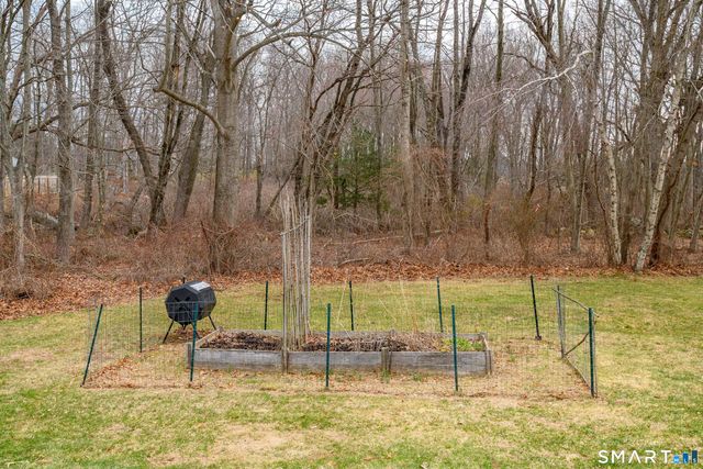 20 Charter Ridge Drive, Newtown, CT 06482