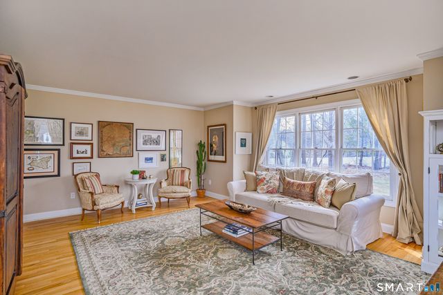 20 Charter Ridge Drive, Newtown, CT 06482