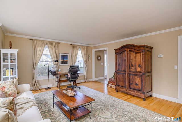 20 Charter Ridge Drive, Newtown, CT 06482