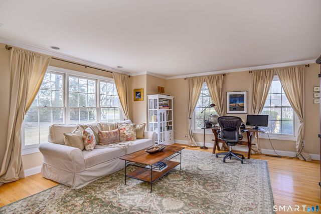 20 Charter Ridge Drive, Newtown, CT 06482